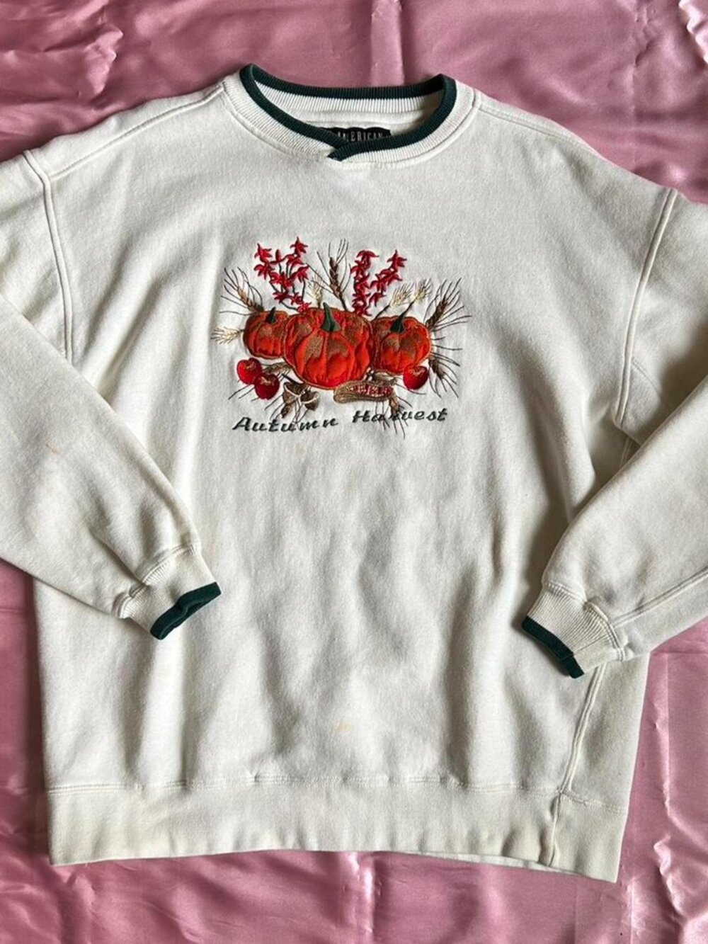 American Vintage Women's Cream and White Sweatshirt